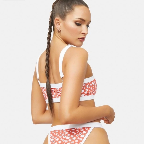 NWT DIPPIN' DAISY'S Scattered Daisy Olympia Bikini Top Womens Medium - Picture 8 of 9